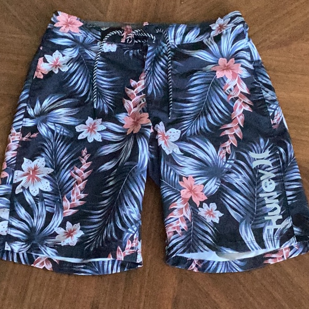 EUC Hurley boardshorts